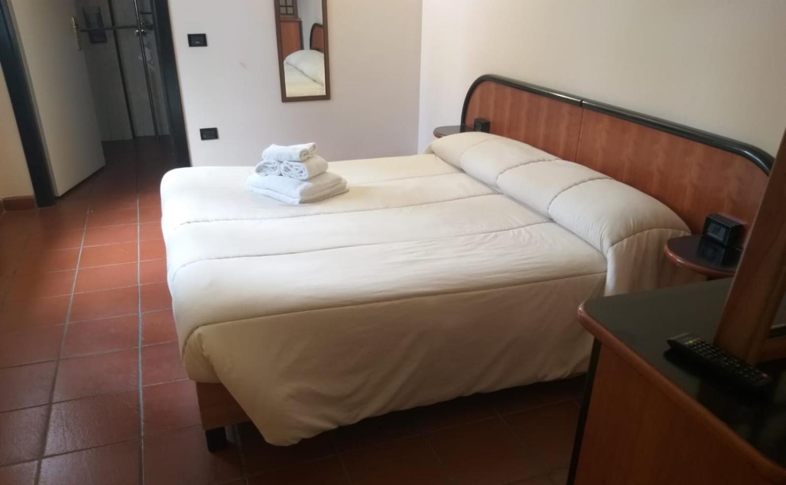 Lh Albergo Il Picchio بيسكاسيرولي المظهر الخارجي الصورة
