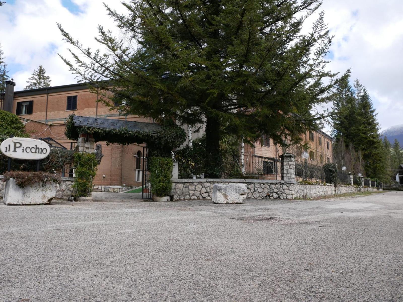 Lh Albergo Il Picchio بيسكاسيرولي المظهر الخارجي الصورة