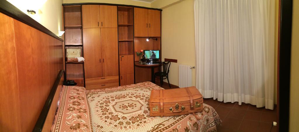 Lh Albergo Il Picchio بيسكاسيرولي الغرفة الصورة