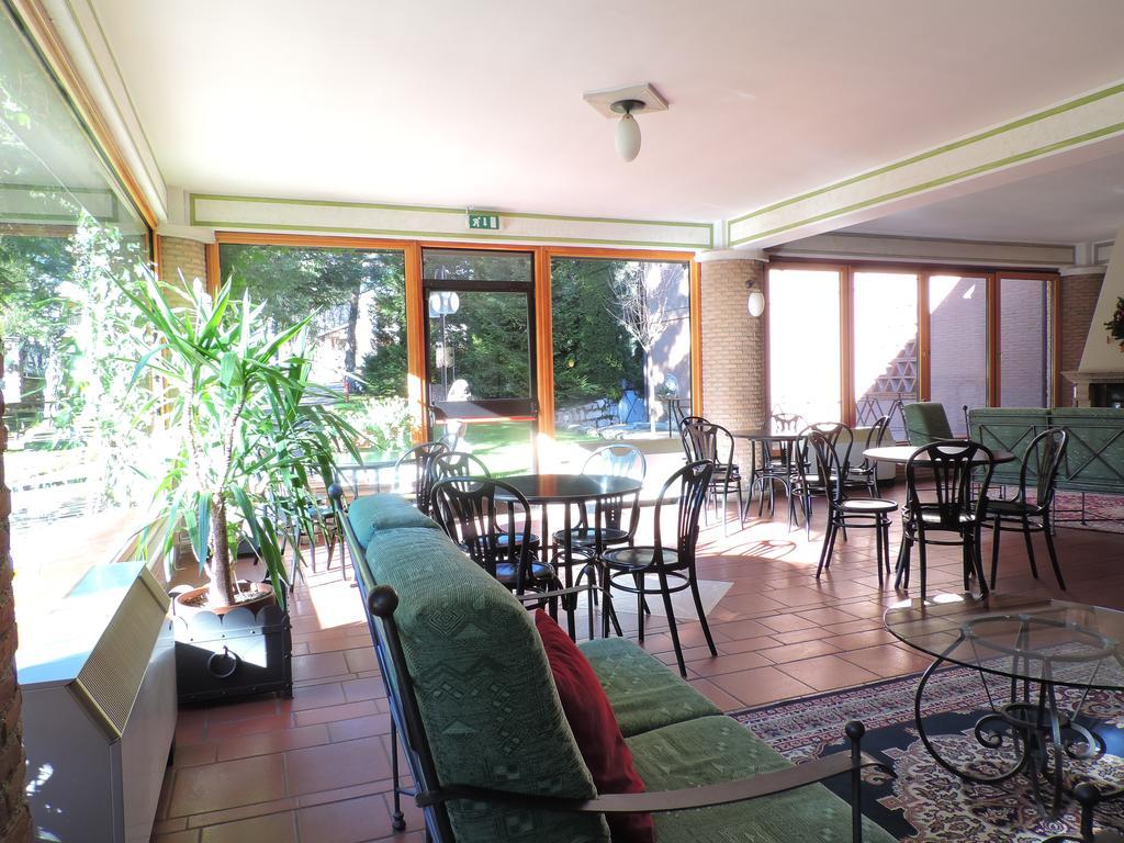 Lh Albergo Il Picchio بيسكاسيرولي المظهر الخارجي الصورة