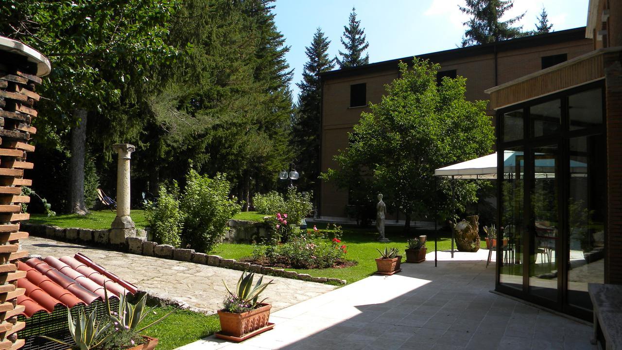 Lh Albergo Il Picchio بيسكاسيرولي المظهر الخارجي الصورة