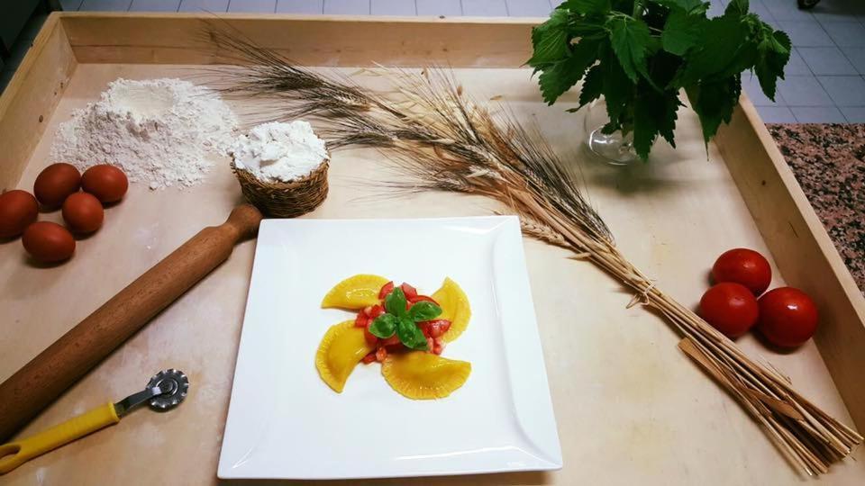 Lh Albergo Il Picchio بيسكاسيرولي المظهر الخارجي الصورة