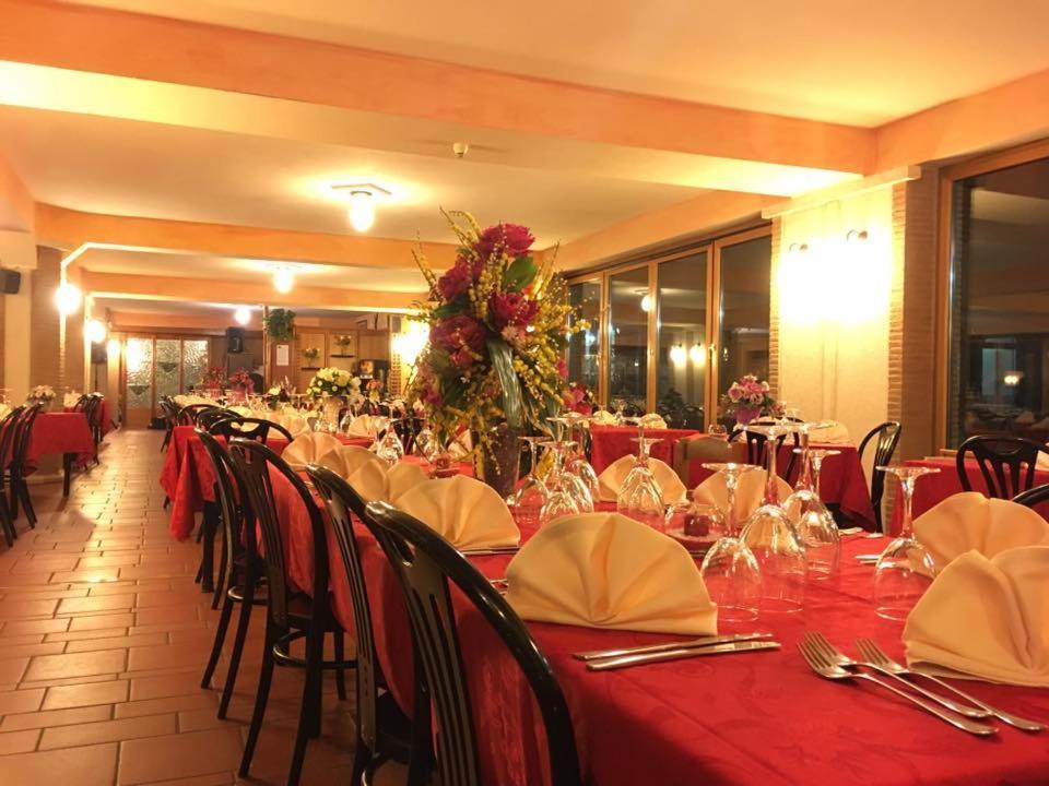 Lh Albergo Il Picchio بيسكاسيرولي المظهر الخارجي الصورة